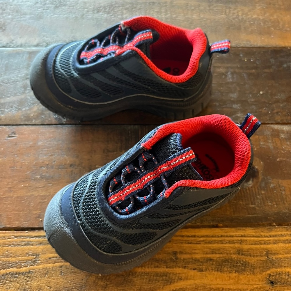 Osh Kosh B’Gosh  sneakers slip on (not tie) in navy and red